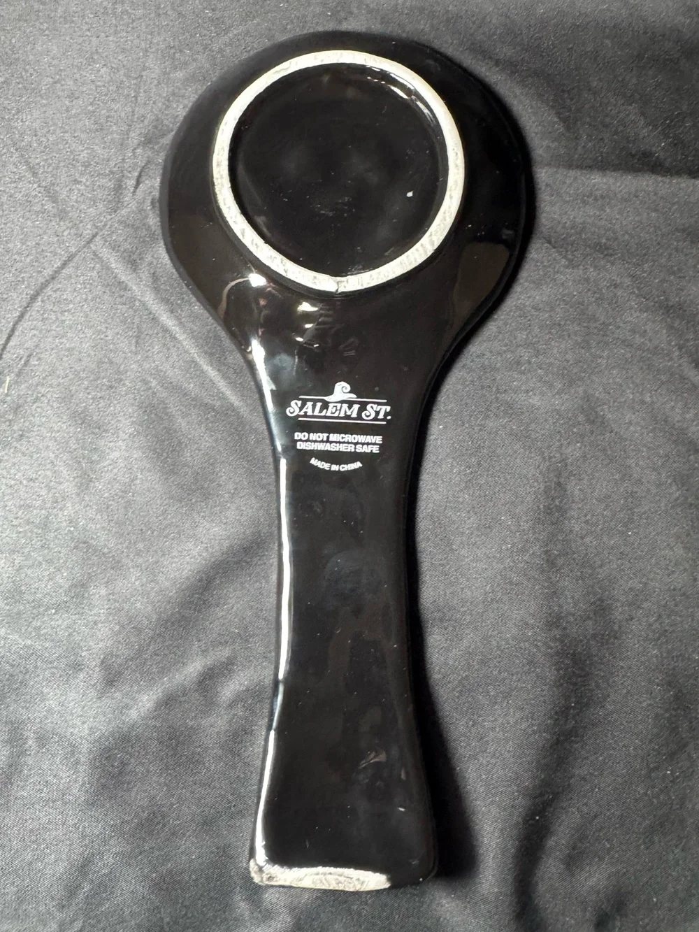 NWOT Salem St. Ceramic Halloween Black Skull Spoon Rest